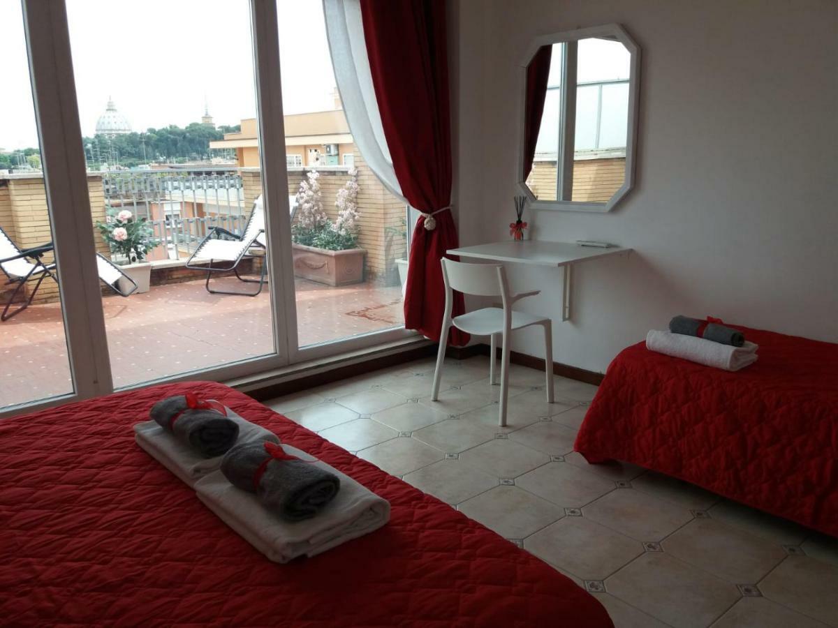 Vatican Flowers Ii Apartment Rome